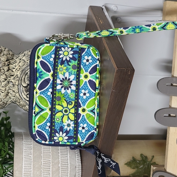 Vera Bradley Retired Daisy Daisy Set - Picture 10 of 12